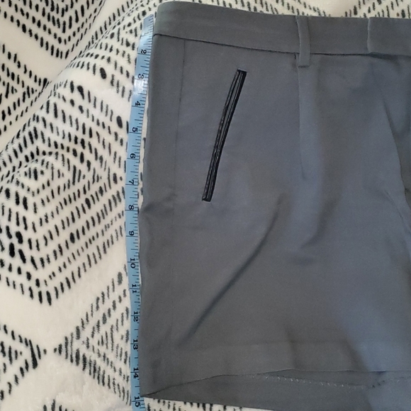 Gap green shorts - Picture 9 of 10